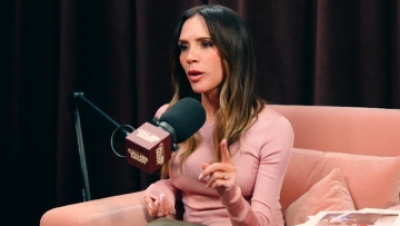 Victoria Beckham: &Omicron;&iota; &sigma;&upsilon;&mu;&beta;&omicron;&upsilon;&lambda;έ&sigmaf; &gamma;&iota;&alpha; &tau;&omicron; &sigma;&tau;&iota;&lambda; &pi;&omicron;&upsilon; &delta;ί&nu;&epsilon;&iota; &sigma;&tau;&omicron; &gamma;&upsilon;&nu;&alpha;&iota;&kappa;&epsilon;ί&omicron; &kappa;&omicron;&iota;&nu;ό &tau;&eta;&sigmaf;