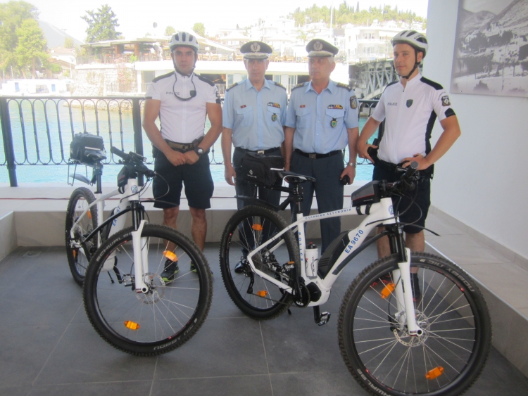 Ήρθαν και στη Χαλκίδα οι αστυνόμοι ποδηλάτες!!!