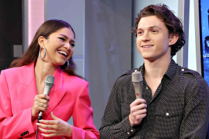 Zendaya - Tom Holland: &Omicron; &gamma;ά&mu;&omicron;&sigmaf; &tau;&omicron;&upsilon;&sigmaf; &epsilon;ί&nu;&alpha;&iota; έ&nu;&alpha;&sigmaf; &alpha;&pi;ό &tau;&omicron;&upsilon;&sigmaf; &pi;&iota;&omicron; &alpha;&theta;ό&rho;&upsilon;&beta;&omicron;&upsilon;&sigmaf; &tau;&omicron;&upsilon; Hollywood