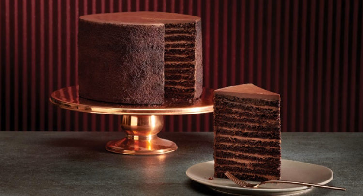 24-layer chocolate cake: &Gamma;&iota;&alpha;&tau;ί &epsilon;ί&nu;&alpha;&iota; &tau;ό&sigma;&omicron; &delta;&iota;ά&sigma;&eta;&mu;&omicron;
