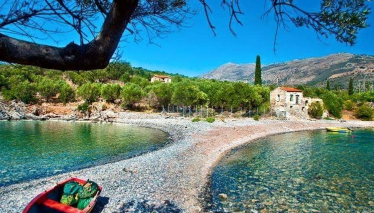 Η διπλή παραλία που εντυπωσιάζει κάθε επισκέπτη